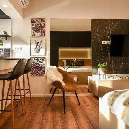 Calea Victoriei Modern Studio - Escape In The City Center Bukares Bagian luar foto